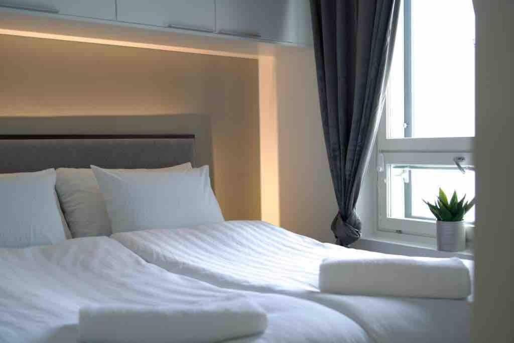 רובניימי 1Br Suite - King Size Bed - Wi-Fi - Gym & Sauna מראה חיצוני תמונה