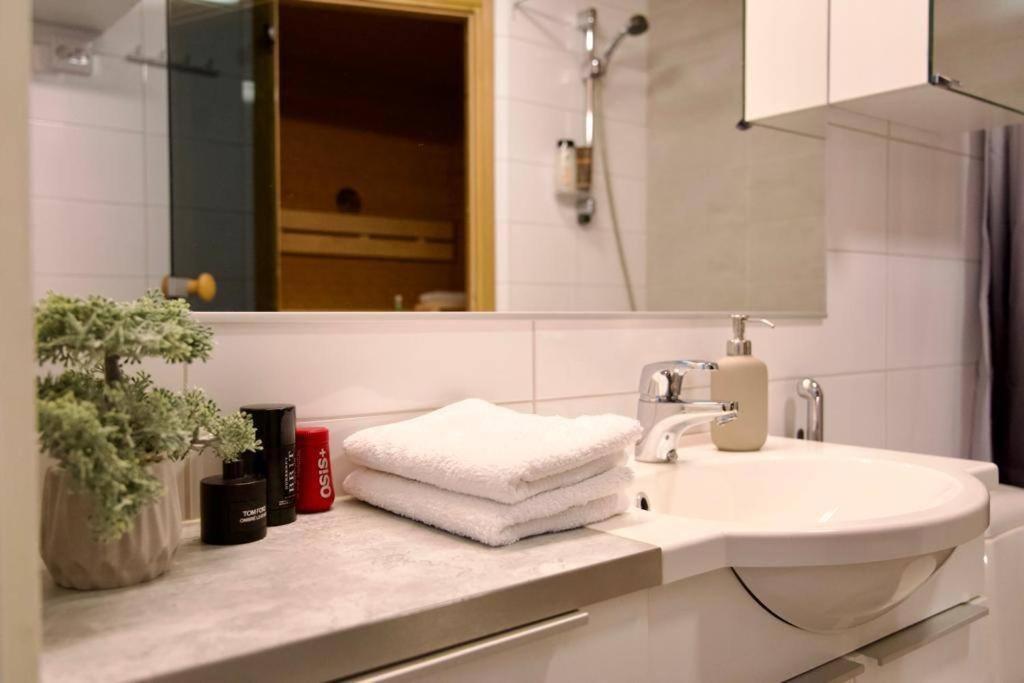 רובניימי 1Br Suite - King Size Bed - Wi-Fi - Gym & Sauna מראה חיצוני תמונה